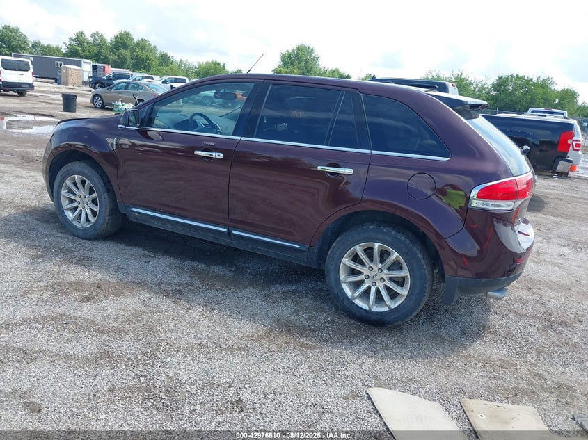 2LMDJ8JK2BBJ23071 2011 LINCOLN MKX photo no. 3