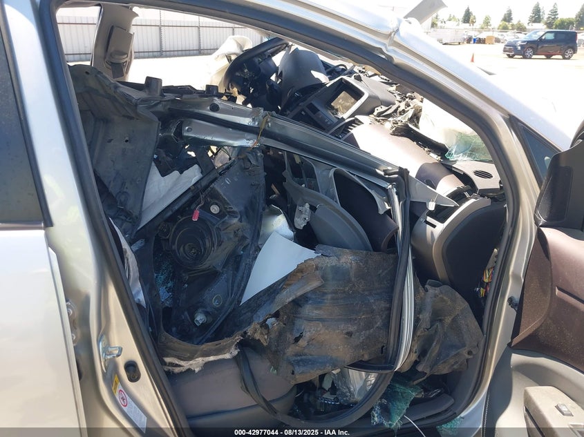 JTDKB20U053113552 2005 TOYOTA PRIUS photo no. 5