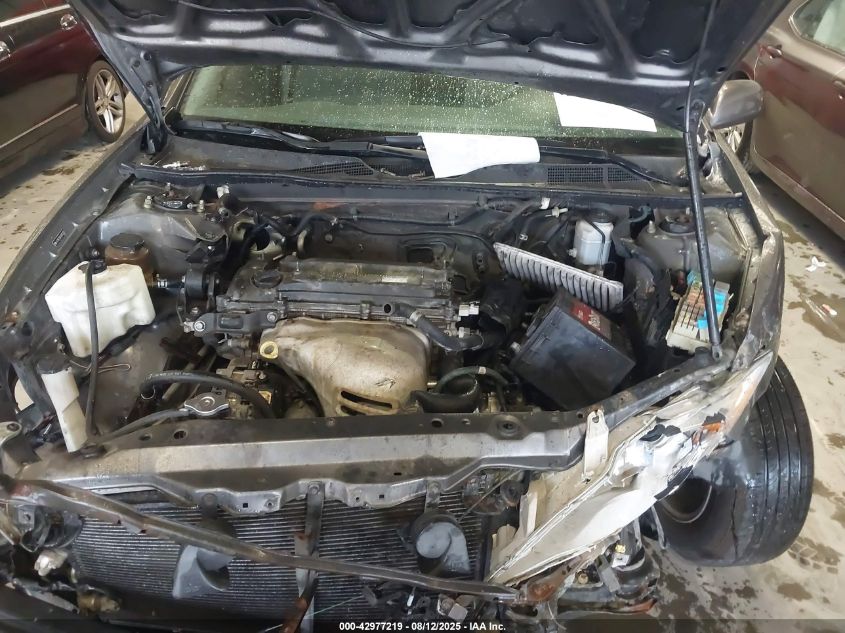 2004 Toyota Camry Le VIN: 4T1BE32K14U852765 Lot: 42977219