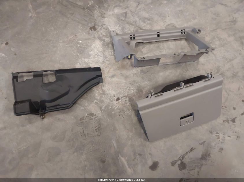 2004 Toyota Camry Le VIN: 4T1BE32K14U852765 Lot: 42977219