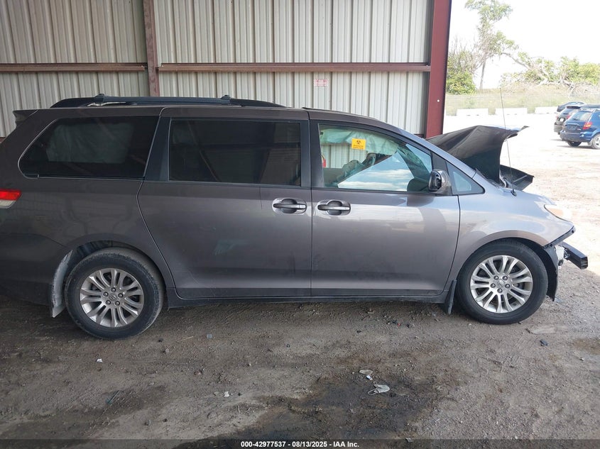 2011 Toyota Sienna Xle V6 VIN: 5TDYK3DC5BS088773 Lot: 42977537