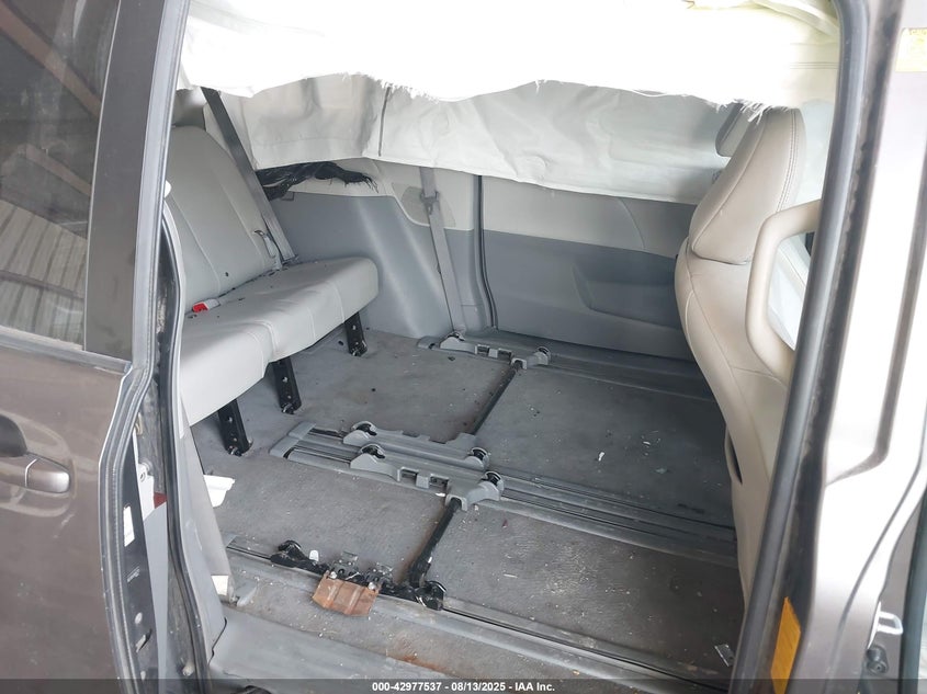 2011 Toyota Sienna Xle V6 VIN: 5TDYK3DC5BS088773 Lot: 42977537