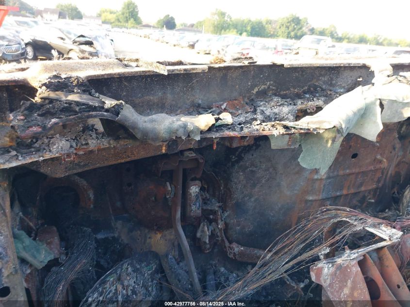 2004 Hummer H2 VIN: 5GRGN23U44H120559 Lot: 42977756