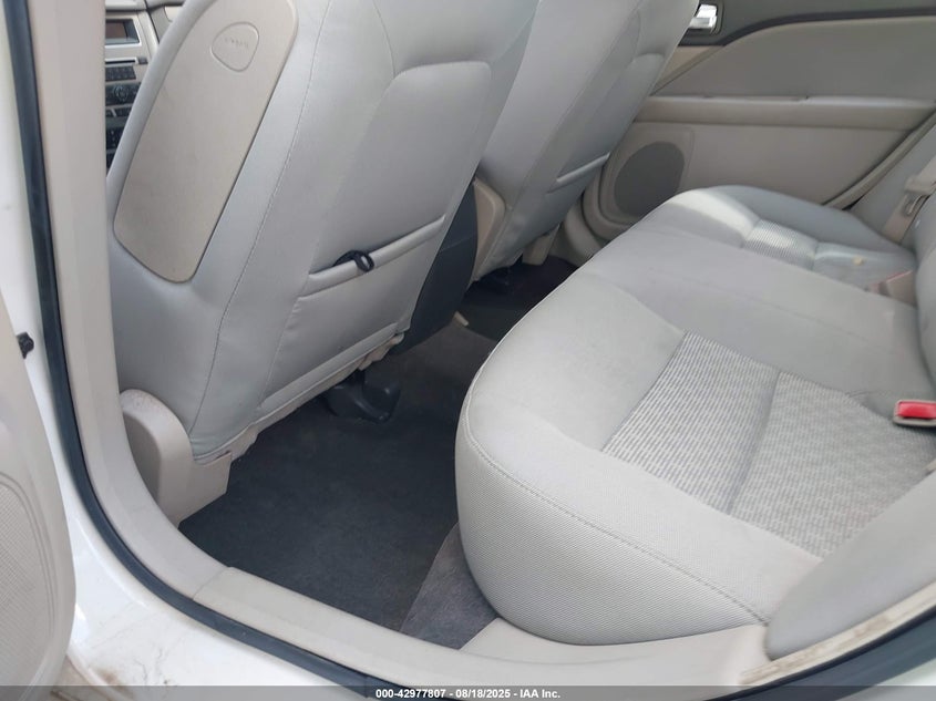 2010 Ford Fusion Se VIN: 3FAHP0HGXAR175461 Lot: 42977807