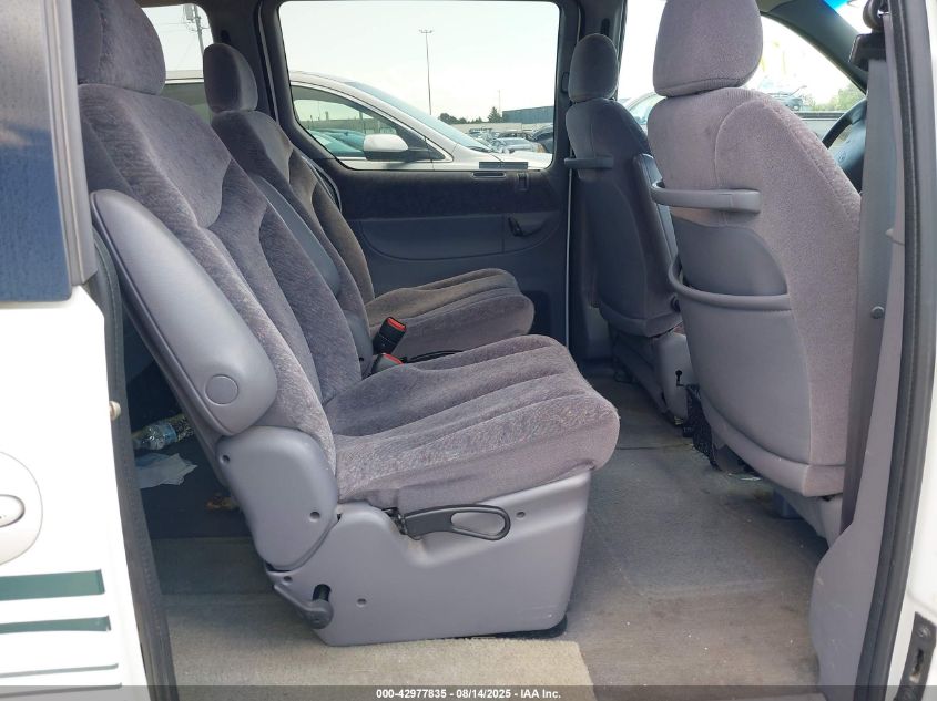 2000 Dodge Grand Caravan Se VIN: 1B4GP44R6YB688397 Lot: 42977835