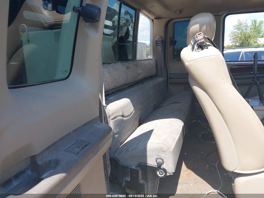 2001 Ford F-250 Lariat/Xl/Xlt VIN: 1FTNX21F61EA91683 Lot: 42978686