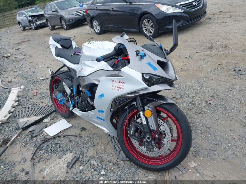 2024 Kawasaki Zx636 K silver null gasoline JKBZXJK14RA002720 photo #1