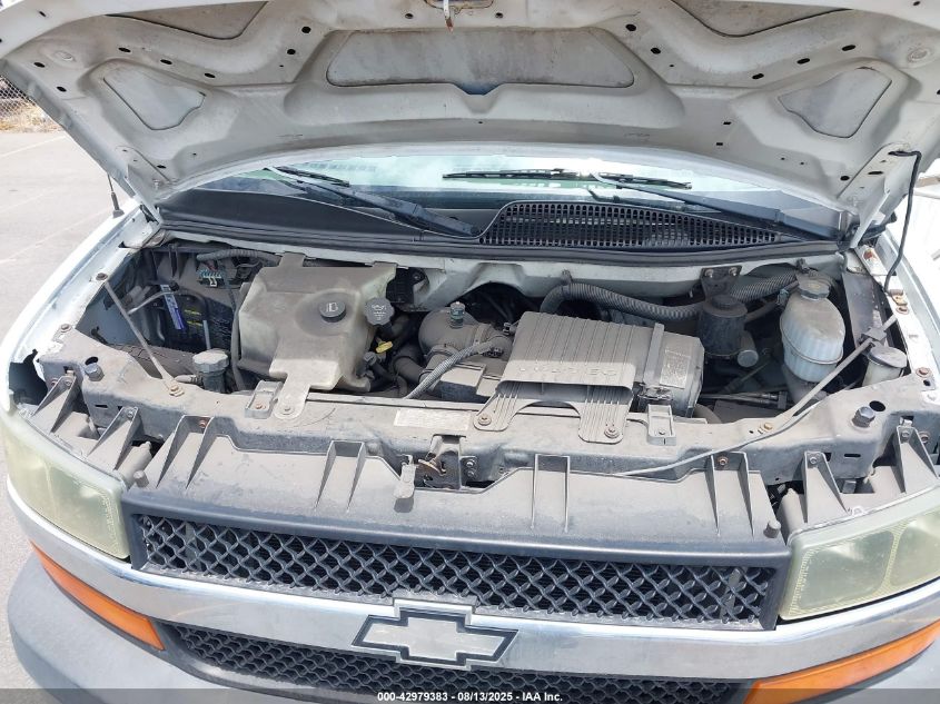 2004 Chevrolet Express Cutaway Base W/C7L/C7N VIN: 1GBJG31U441163855 Lot: 42979383