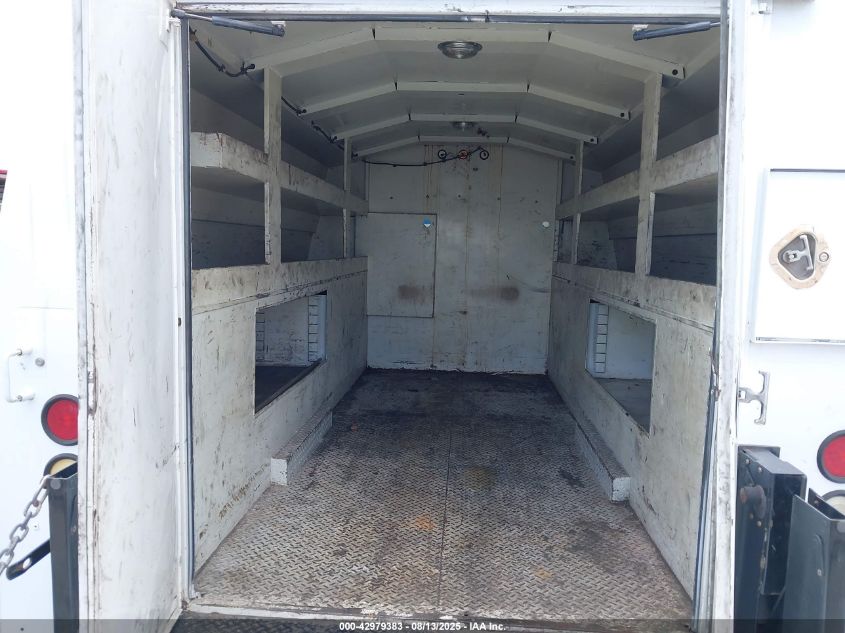 2004 Chevrolet Express Cutaway Base W/C7L/C7N VIN: 1GBJG31U441163855 Lot: 42979383