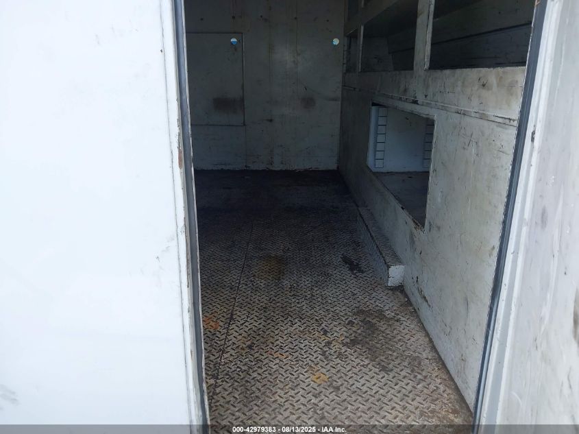 2004 Chevrolet Express Cutaway Base W/C7L/C7N VIN: 1GBJG31U441163855 Lot: 42979383