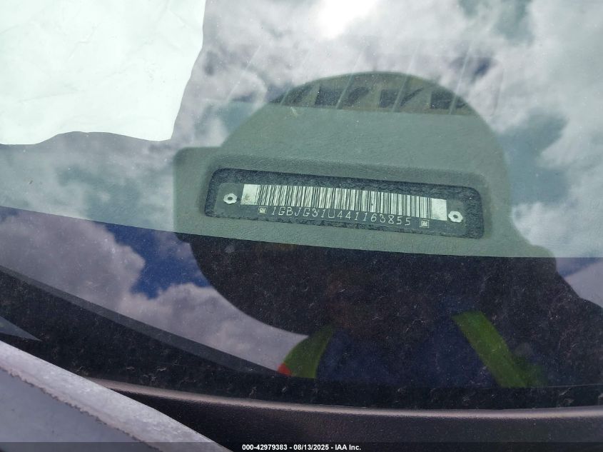 2004 Chevrolet Express Cutaway Base W/C7L/C7N VIN: 1GBJG31U441163855 Lot: 42979383