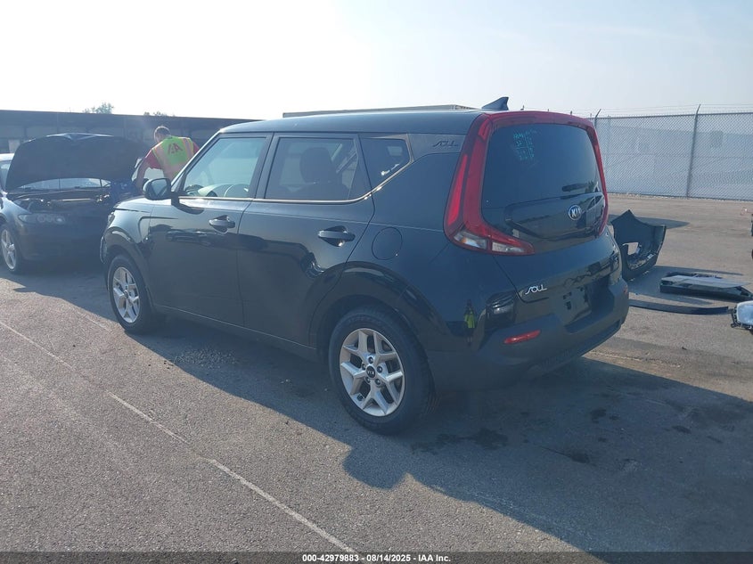 2021 KIA SOUL auction photo 3