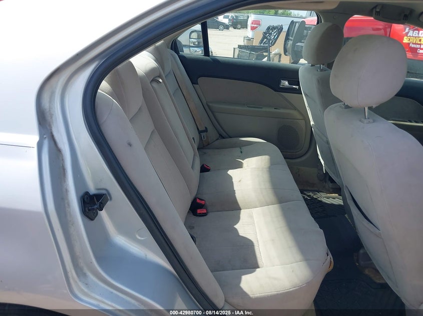 2006 Mercury Milan V6 VIN: 3MEFM07116R611143 Lot: 42980700