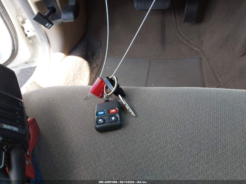 2001 Mercury Grand Marquis Gs VIN: 2MEFM74W21X650164 Lot: 42981066