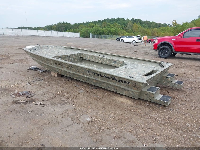 2024 Tracker Johnboat BUJ79015F42400000 photo #4