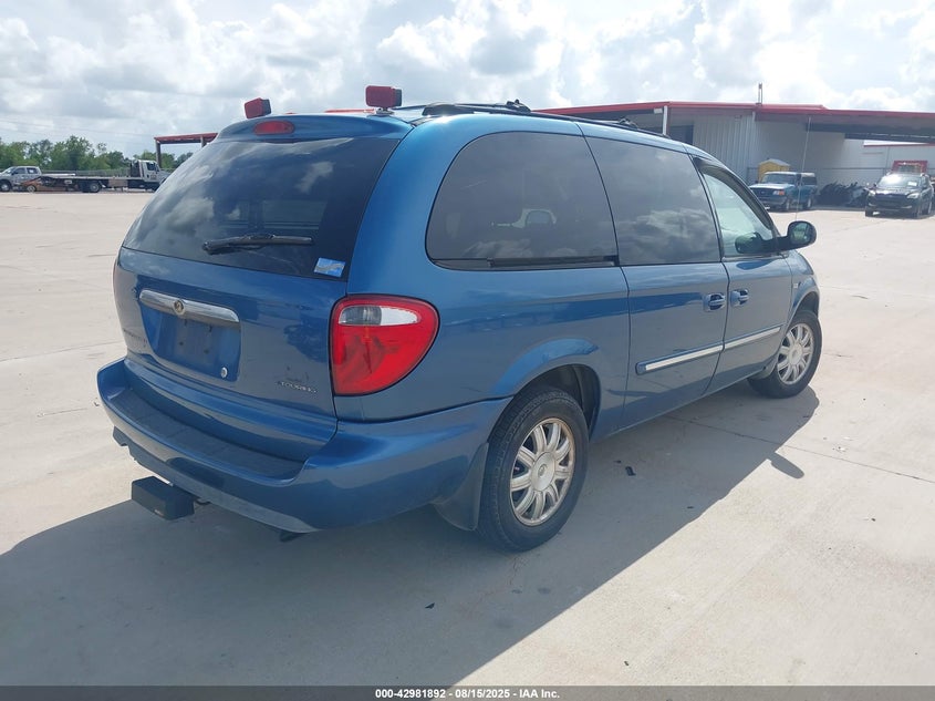 2C4GP54L25R286913 2005 CHRYSLER TOWN & COUNTRY photo no. 4