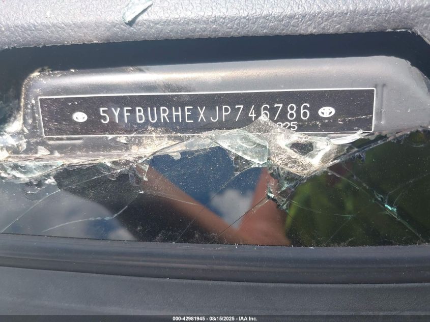 2018 Toyota Corolla Le VIN: 5YFBURHEXJP746786 Lot: 42981945