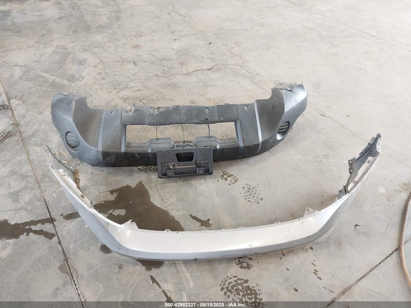 2008 Honda Cr-V Lx VIN: 3CZRE38388G702738 Lot: 42982327