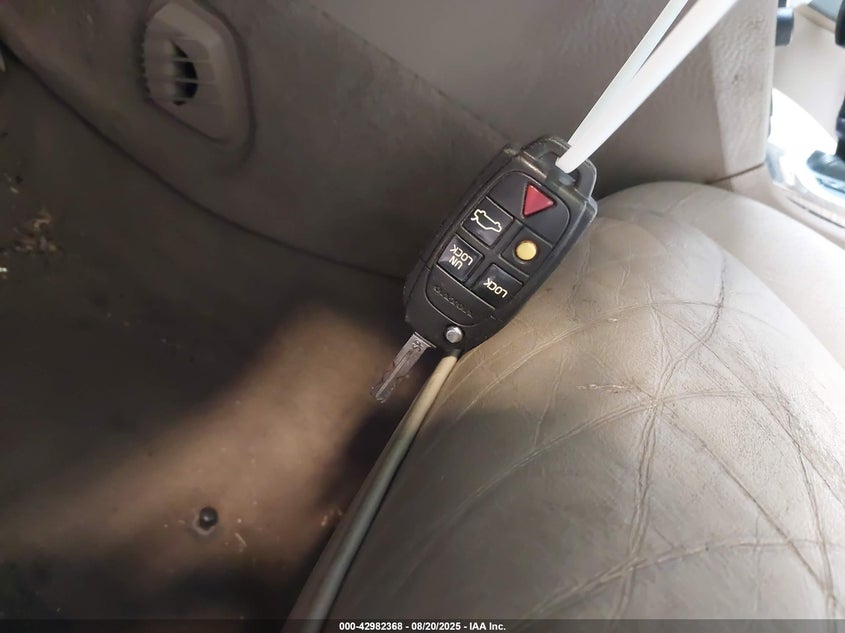 2011 Volvo Xc90 3.2 VIN: YV4952CZ9B1584147 Lot: 42982368