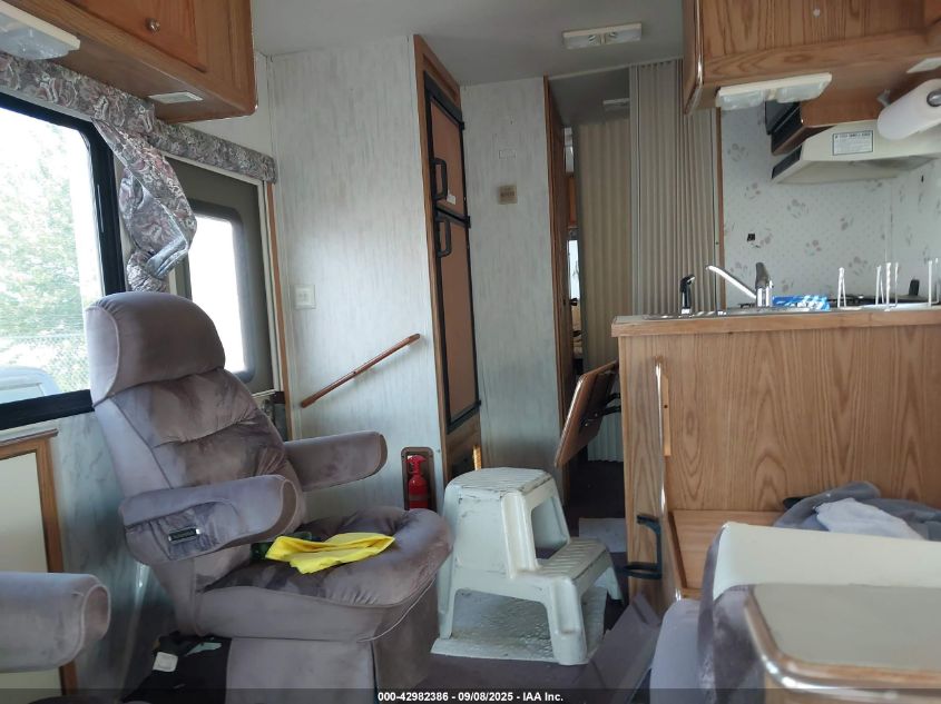 1993 Ford Econoline E350 Cutaway Van VIN: 1FDKE30G8PHB45478 Lot: 42982386