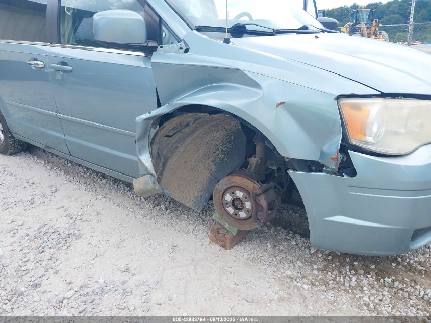 2008 Chrysler Town & Country Touring VIN: 2A8HR54P28R824928 Lot: 42983764