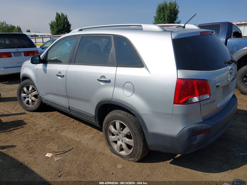 5XYKTDA26BG107753 2011 KIA SORENTO photo no. 3