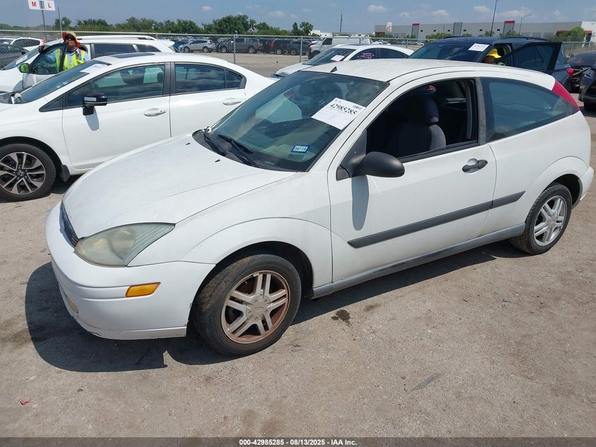 3FAFP31381R110639 2001 FORD FOCUS photo no. 2