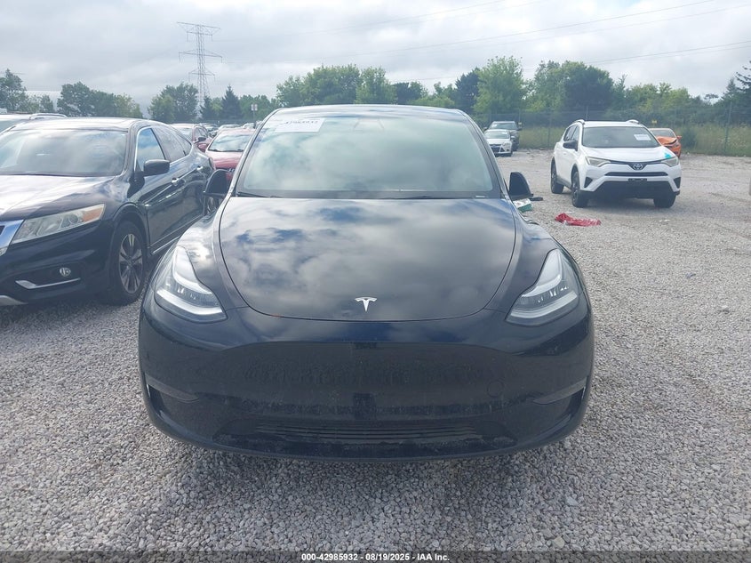 VIN 7SAYGDEE0NF457848 2022 TESLA MODEL Y LONG RANGE DUAL MOTOR ALL-WHEEL DRIVE