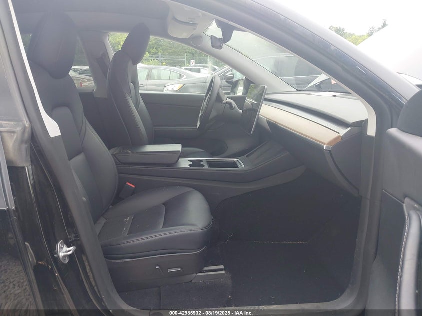 2022 TESLA MODEL Y U   U(VIN: 7SAYGDEE0NF457848