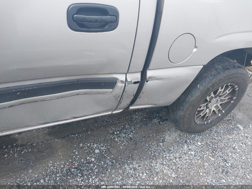 2005 Chevrolet Silverado 1500 Ls VIN: 2GCEC13T151101102 Lot: 42987687