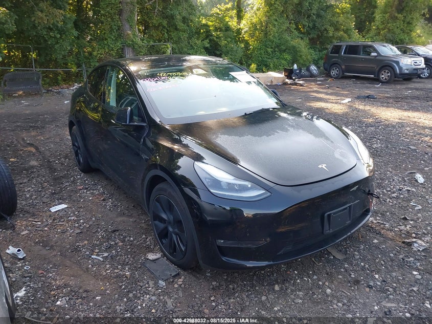 7SAYGAEE8SF288835 2025 TESLA MODEL Y photo no. 13