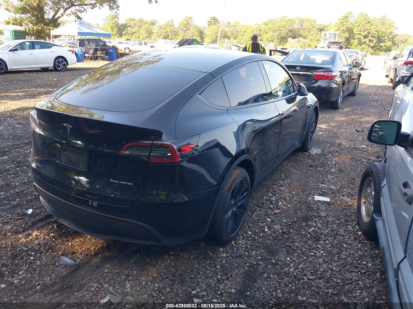 7SAYGAEE8SF288835 2025 TESLA MODEL Y photo no. 4