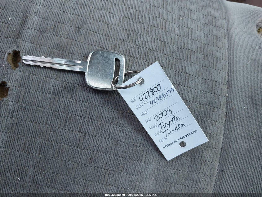 2003 Toyota Tundra Sr5 V8 VIN: 5TBBT44103S427800 Lot: 42988179