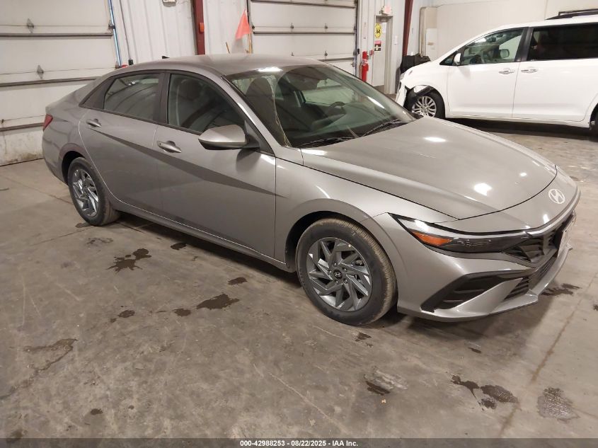 HYUNDAI ELANTRA BLUE