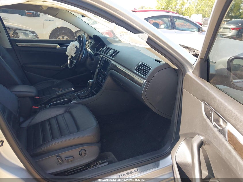 2016 VOLKSWAGEN PASSAT 1.8T SEL - 1VWCT7A39GC048947