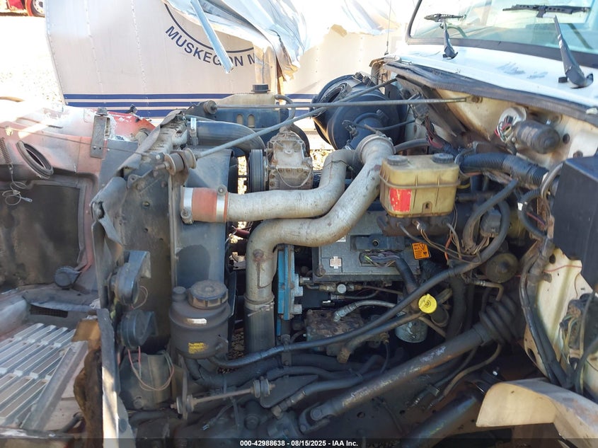 2000 International 4000 4700 VIN: 1HTSCAAMXYH324998 Lot: 42988638