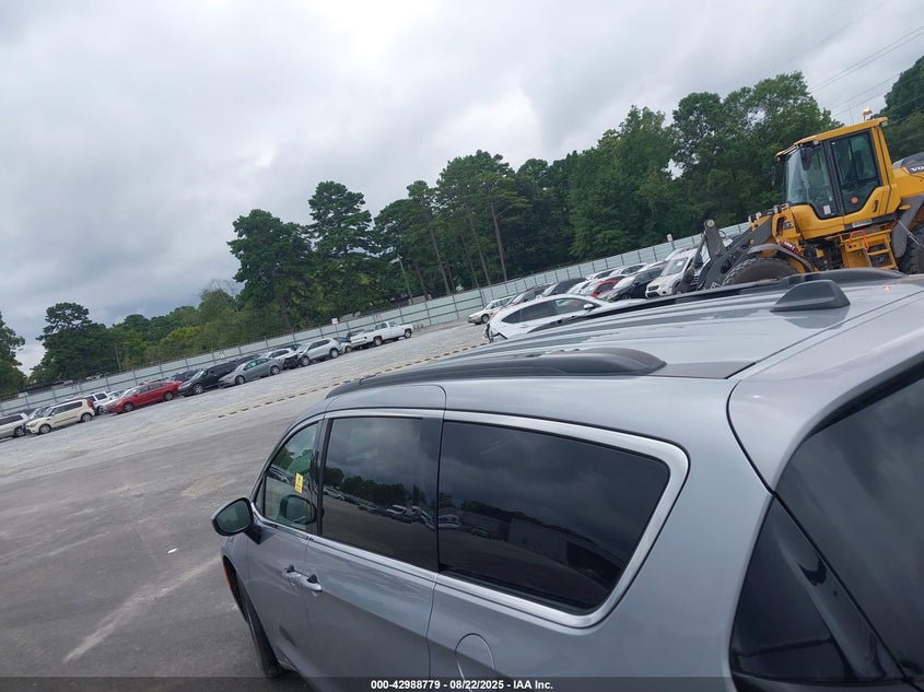 Vin: 2c4rc1dg2mr585526, lot: 43482823, chrysler voyager lxi 20213