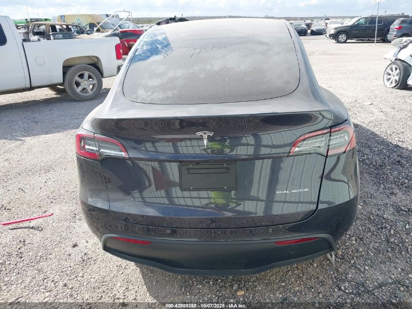 2024 Tesla Model Y Long Range Dual Motor All-Wheel Drive VIN: 7SAYGAEEXRF117904 Lot: 42989358