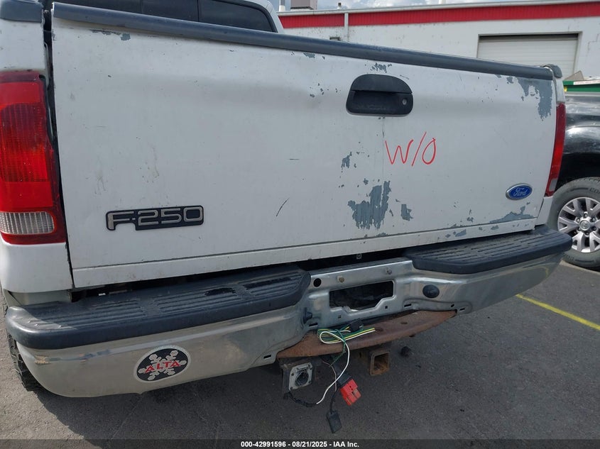 2000 Ford F-250 Lariat/Xl/Xlt VIN: 3FTNX21L9YMA52984 Lot: 42991596