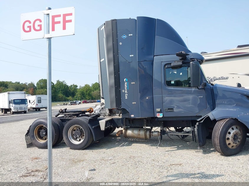 2022 Volvo Vnl VIN: 4V4NC9UG1NN317745 Lot: 42991988