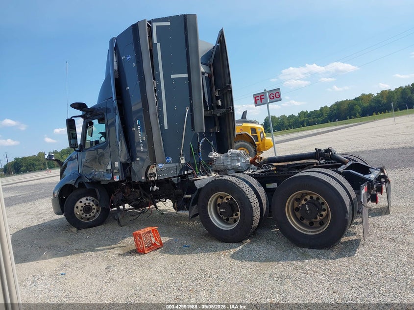 2022 Volvo Vnl VIN: 4V4NC9UG1NN317745 Lot: 42991988