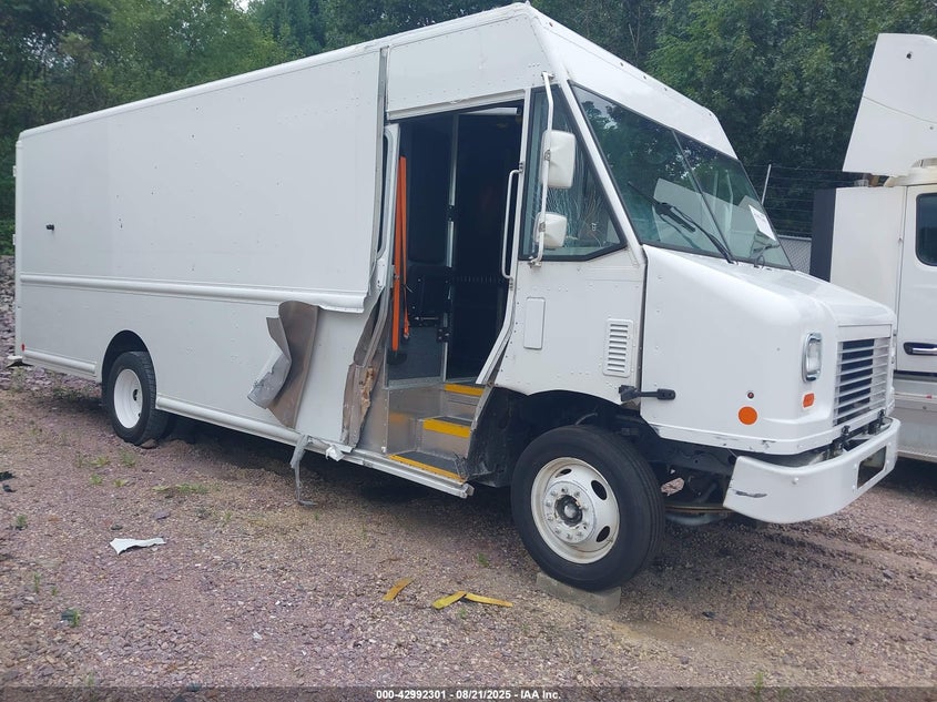 2022 Ford F-59 Commercial Stripped white other gasoline 1F65F5KN7N0A06169 photo #1