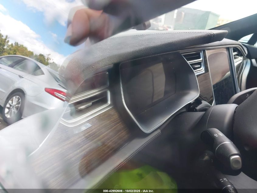 2016 Tesla Model S 60/70/75/85 VIN: 5YJSA1E18GF132299 Lot: 42992606