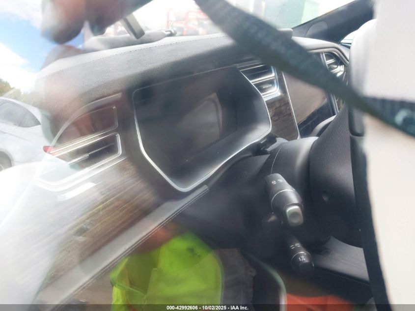 2016 Tesla Model S 60/70/75/85 VIN: 5YJSA1E18GF132299 Lot: 42992606