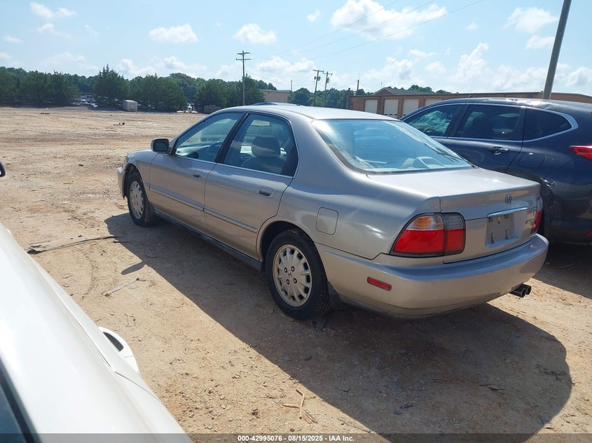 1HGCD5664VA039932 1997 HONDA ACCORD photo no. 3