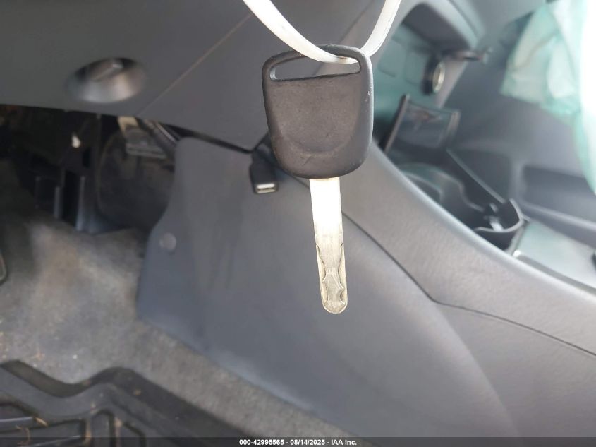 2005 Honda Civic Lx VIN: 2HGES16595H626692 Lot: 42995565