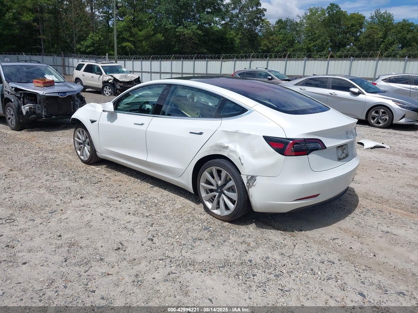 5YJ3E1EA8HF003747 2017 Tesla Model 3 Long Range standard White