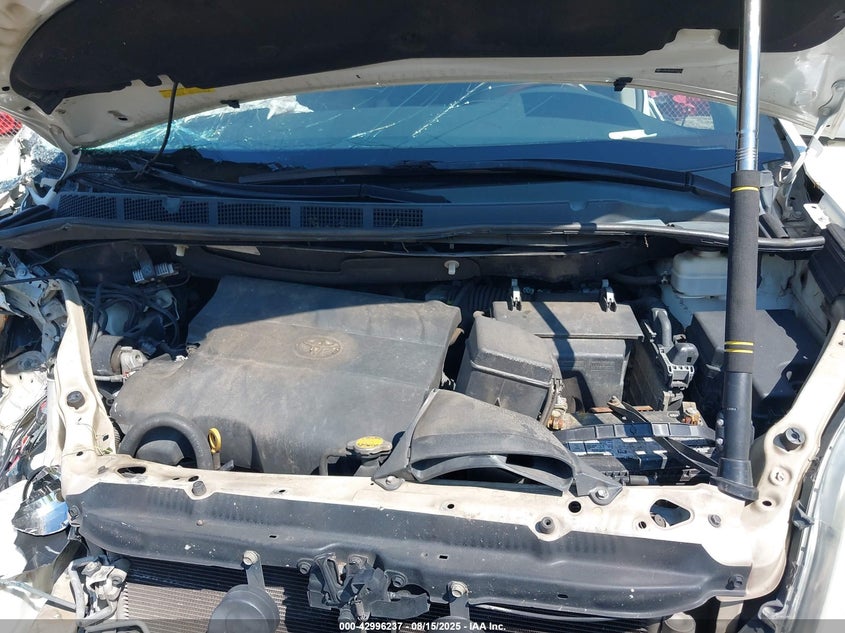 2011 Toyota Sienna Limited V6 VIN: 5TDYK3DCXBS152435 Lot: 42996237