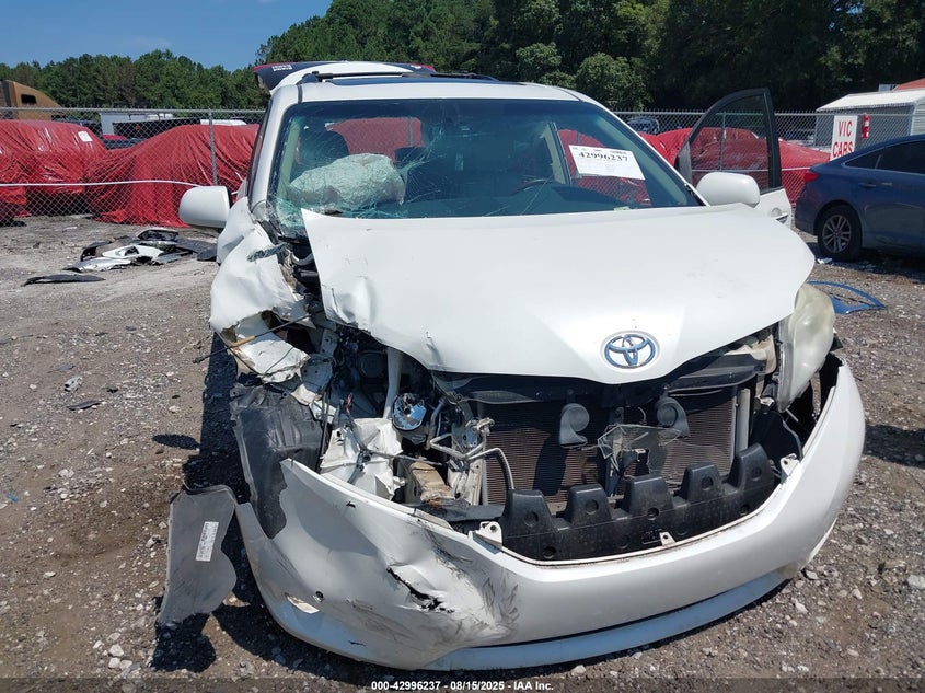 2011 Toyota Sienna Limited V6 VIN: 5TDYK3DCXBS152435 Lot: 42996237