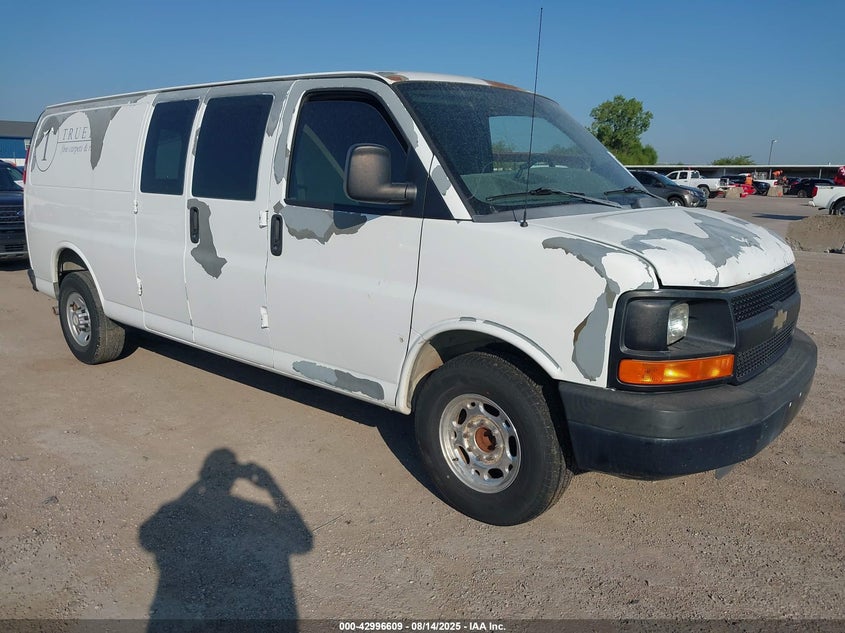 2010 Chevrolet Express 3500 Work Van white van flexible 1GC2GUAGXA1160583 photo #1
